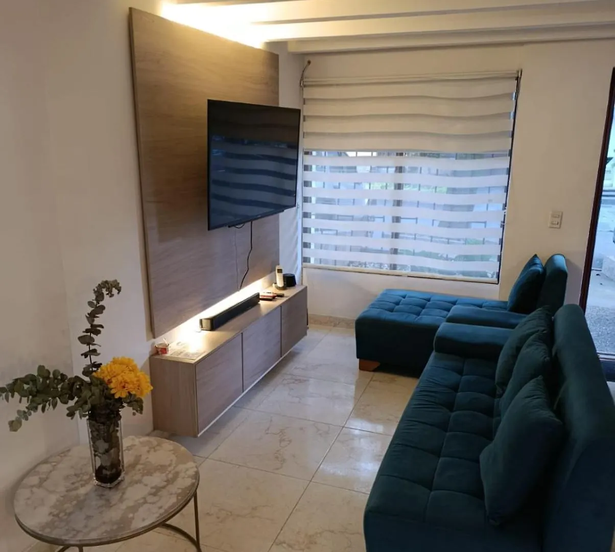 Espectacular Casa Familiar Villa Medellin Colombia